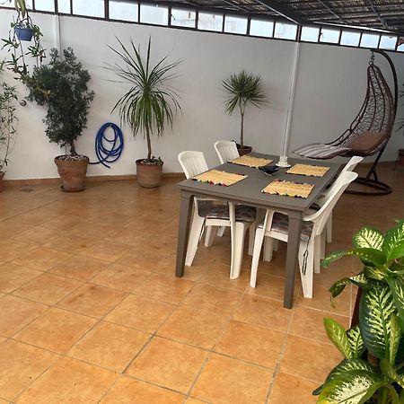 Appartement Elegant Et Climatise Au Centre Avec Terrasse - Proche Plage Et Attractions ! Tanger Zewnętrze zdjęcie