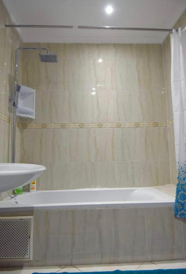 Appartement Elegant Et Climatise Au Centre Avec Terrasse - Proche Plage Et Attractions ! Tanger Zewnętrze zdjęcie