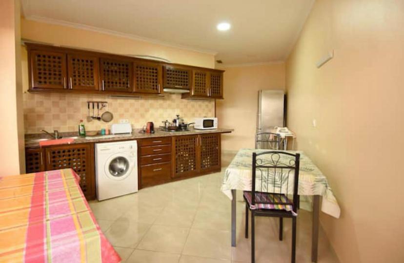 Appartement Elegant Et Climatise Au Centre Avec Terrasse - Proche Plage Et Attractions ! Tanger Zewnętrze zdjęcie