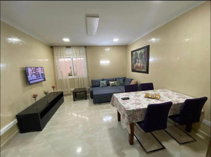 Appartement Elegant Et Climatise Au Centre Avec Terrasse - Proche Plage Et Attractions ! Tanger Zewnętrze zdjęcie
