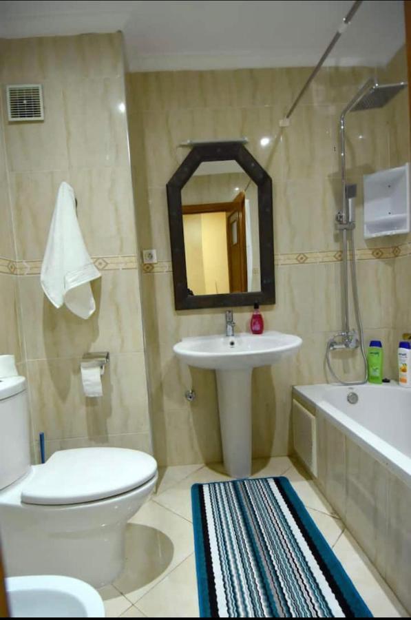 Appartement Elegant Et Climatise Au Centre Avec Terrasse - Proche Plage Et Attractions ! Tanger Zewnętrze zdjęcie