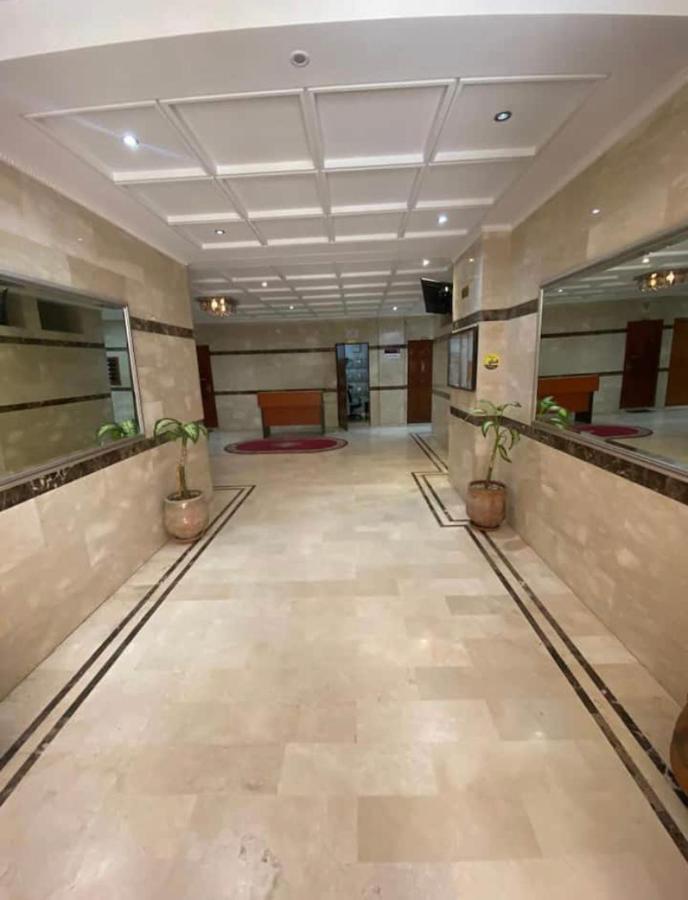 Appartement Elegant Et Climatise Au Centre Avec Terrasse - Proche Plage Et Attractions ! Tanger Zewnętrze zdjęcie