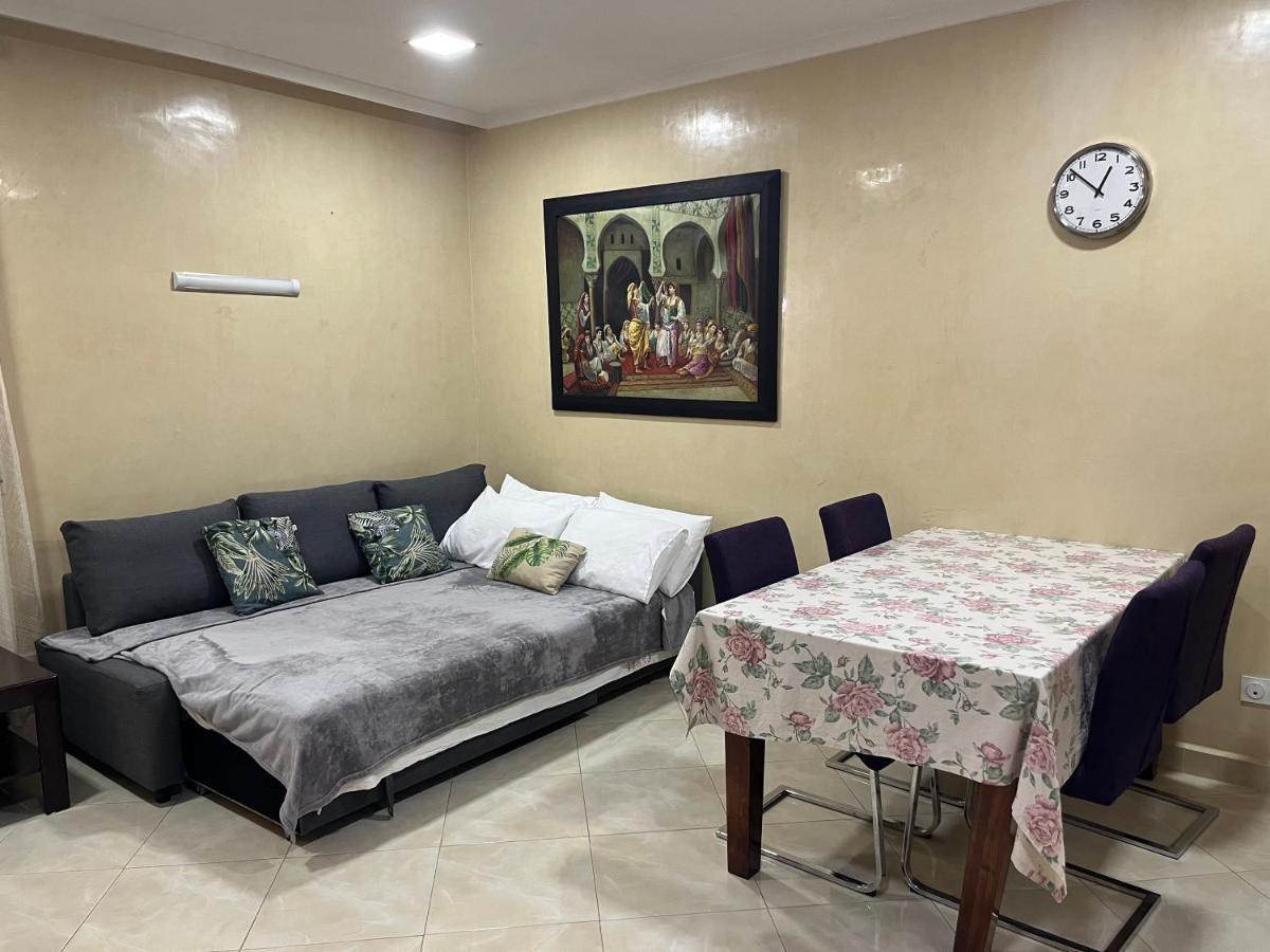 Appartement Elegant Et Climatise Au Centre Avec Terrasse - Proche Plage Et Attractions ! Tanger Zewnętrze zdjęcie
