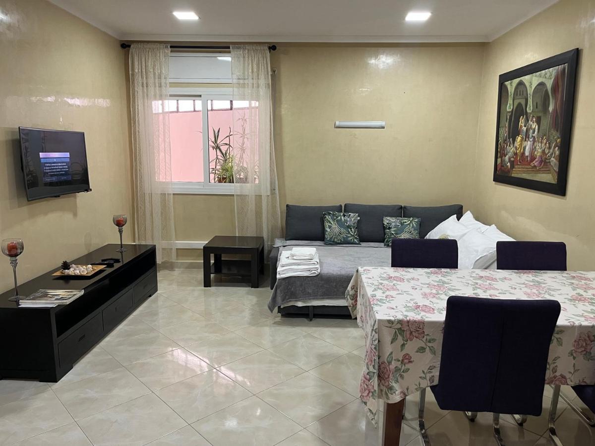 Appartement Elegant Et Climatise Au Centre Avec Terrasse - Proche Plage Et Attractions ! Tanger Zewnętrze zdjęcie