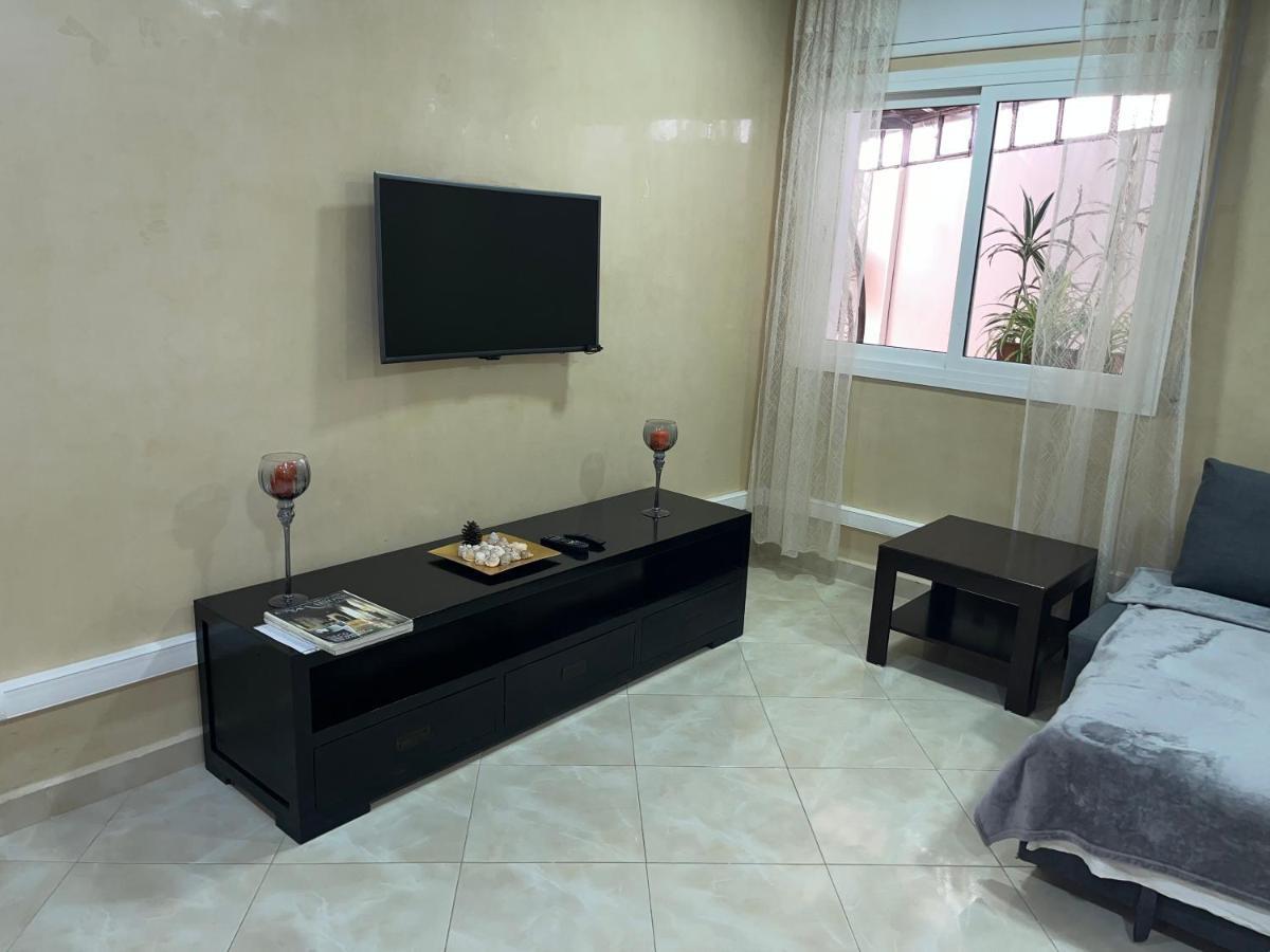 Appartement Elegant Et Climatise Au Centre Avec Terrasse - Proche Plage Et Attractions ! Tanger Zewnętrze zdjęcie